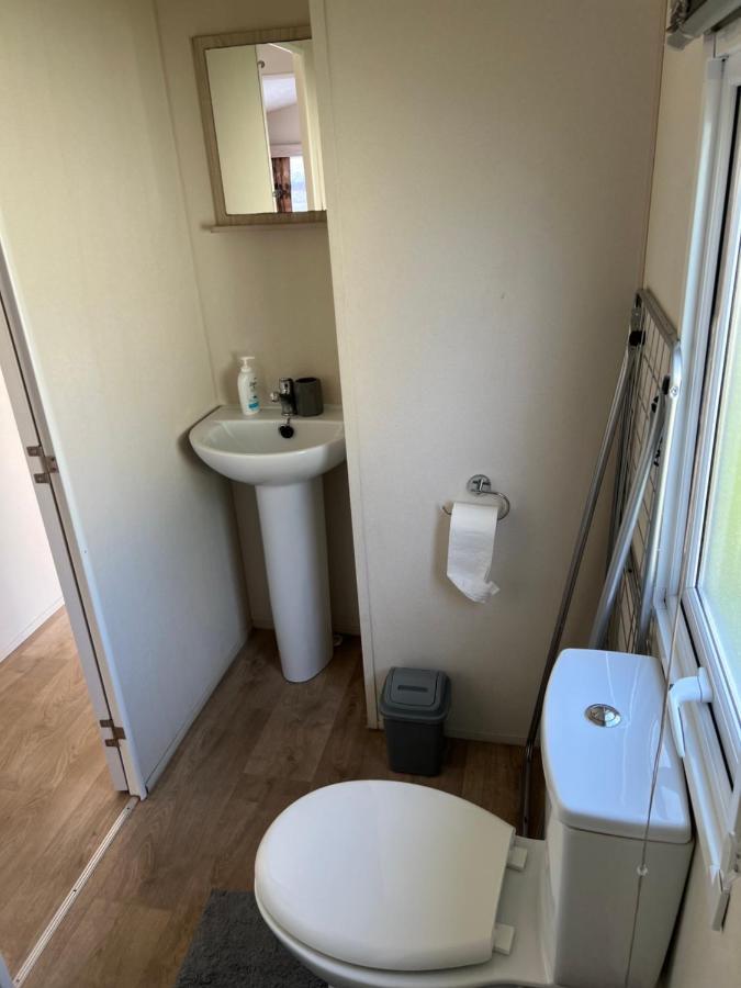 Angie'S Caravan At Seawick Hotel Saint Osyth ภายนอก รูปภาพ