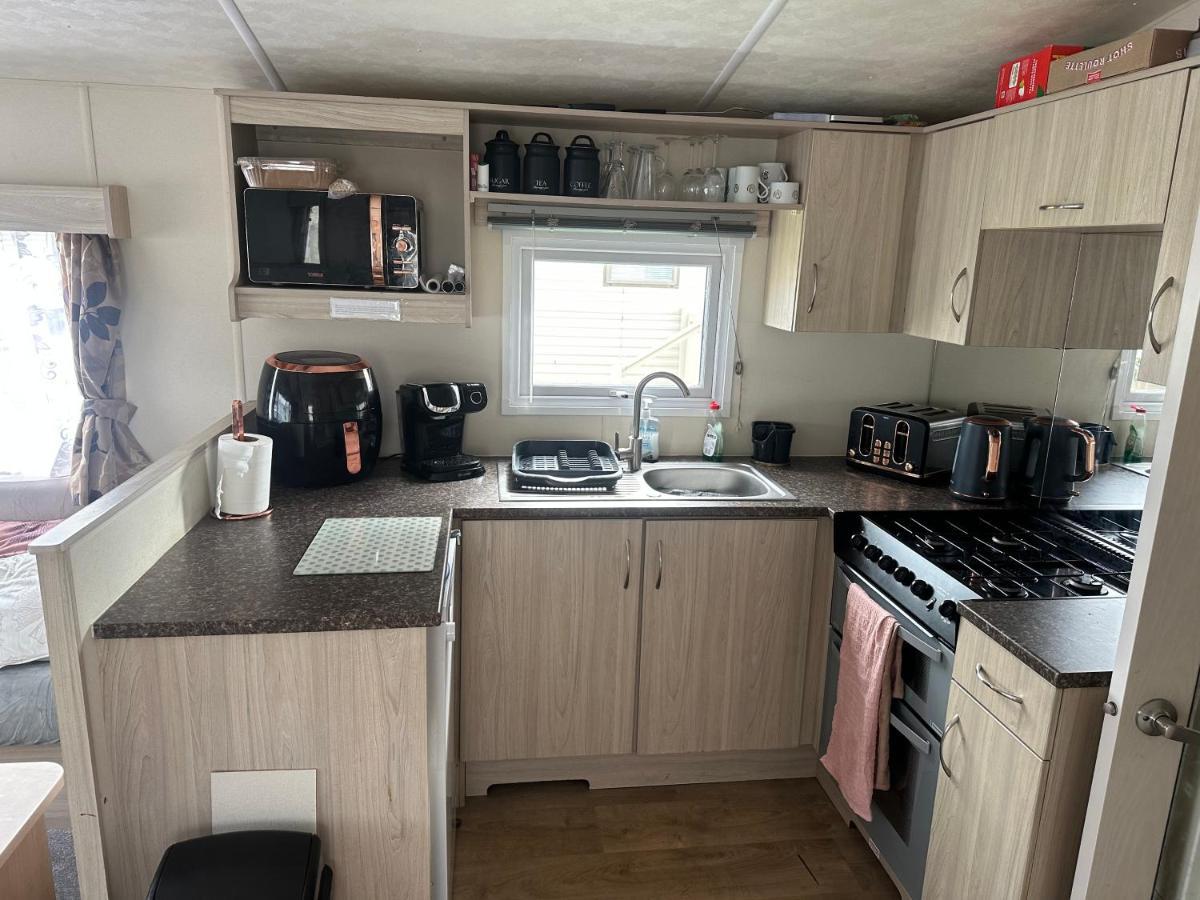 Angie'S Caravan At Seawick Hotel Saint Osyth ภายนอก รูปภาพ