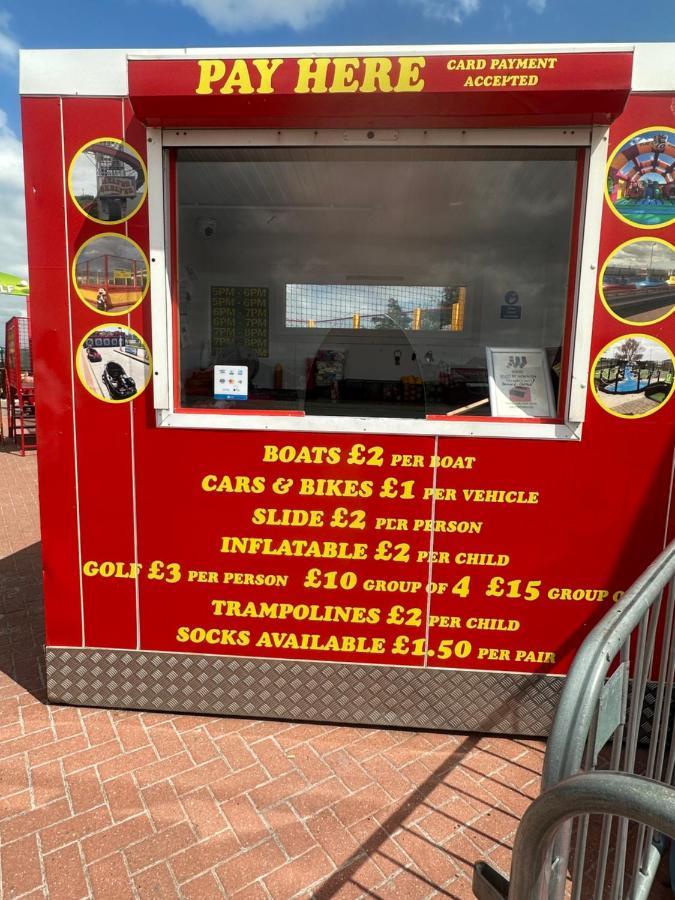 Angie'S Caravan At Seawick Hotel Saint Osyth ภายนอก รูปภาพ